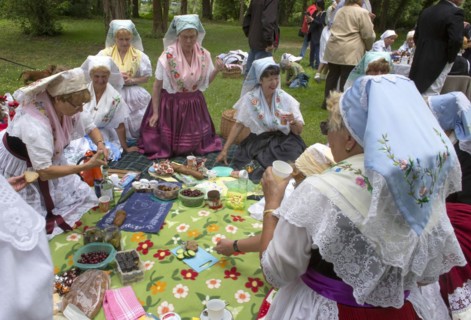 The traditional traditional costume dances is the motto of the Sorbian traditional costume dance