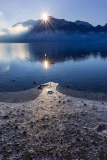 Lake, reflection, fog, sunbeams, backlight, winter, snow, ice, icy, Lake Kochel, view of