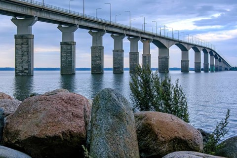 Atmospheric view of the Öland Bridge (Ölandsbron) in the evening light, which connects the mainland