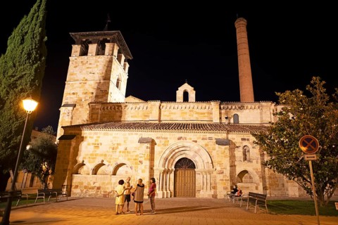 Romanesque church Iglesia de Santa Maria de la Horta at night, historic centre of Zamora, province