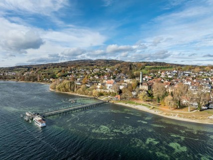 Aerial view of the municipality of Gaienhofen on the south side of the Höri peninsula with the