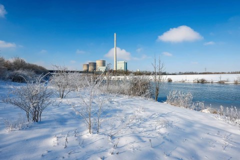 Hamm, North Rhine-Westphalia, Germany - Sunny winter landscape in the Ruhr area, ice and snow on