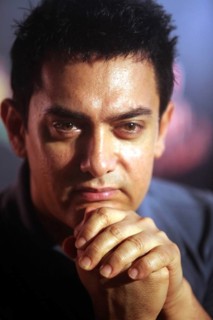 Bollywood actor Aamir Khan interacting media specail screening 1966 classic film Teesri Manzil