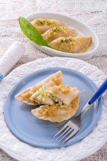 Pierogi with wild garlic filling