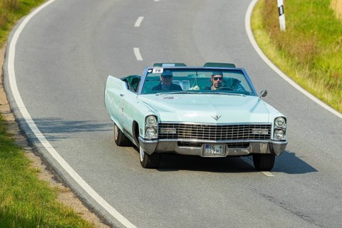 A drive for vintage vehicles. Skilful handling of the vehicle, finding the route by means of the