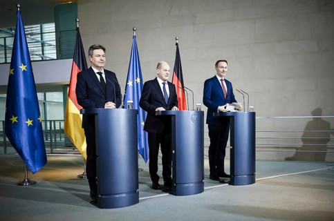 Olaf Scholz (SPD), Bundeskanzler, Robert Habeck (Buendnis 90 Die Gruenen), Bundesminister fuer