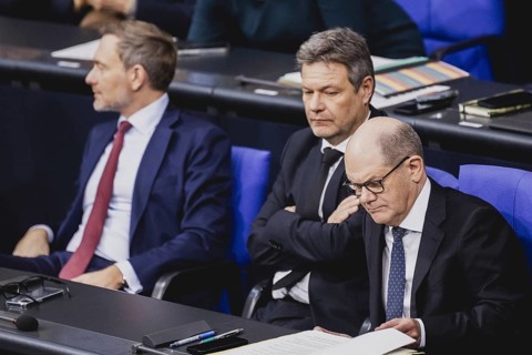 (R-L) Olaf Scholz (SPD), Bundeskanzler, Robert Habeck (Buendnis 90 Die Gruenen), Bundesminister