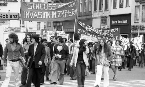 Students, called by the Association of German Student Bodies (VDS), Cypriots and friends of Cyprus