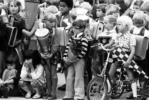 Enrolled in school on 03.09.1975 in Dortmund-Eichlinghofen, Germany, Europe