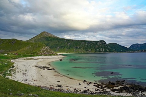 Fine sandy beach with emerald green water, Haukland, Vestvågøy Nordland, Norway, Europe