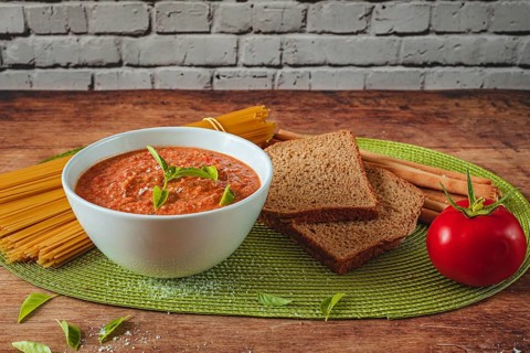 Food photography, making tomato pesto, with tomatoes (Solanum lycopersicum), salt, sunflower