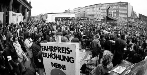 Demonstrations from 1-5 April 1975 in the centre of Hanover, which became traditional under the