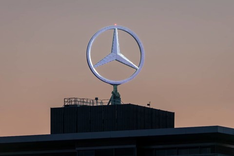 Merdedes star, Daimler, Mercedes-Benz, Group headquarters, Illuminated, Stuttgart-Untertürkheim,