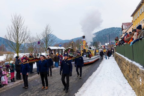 111th boatmen's carnival in Prossen