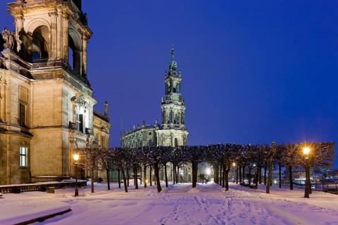 Brühl's Terrace in winter. Building of the Saxon Art Association and the Academy of Fine Arts.