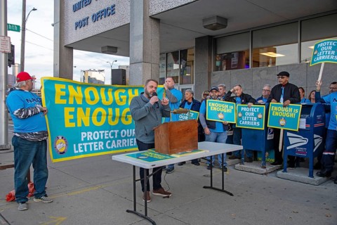 Detroit, Michigan USA, 6 November 2023, Postal workers rally to protest the increasing number of