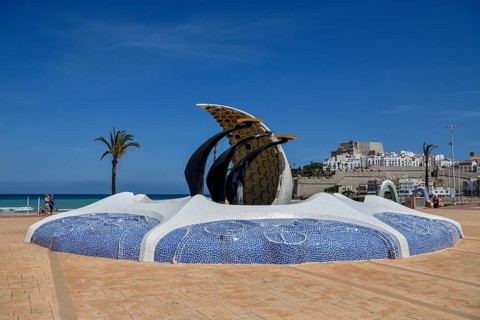 Octopus monument at the promenade of Peñíscola, province of Castellón, Costa del Azahar, region of