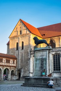 Braunschweig Lion on Burgplatz, Braunschweig, Lower Saxony, Germany, Europe