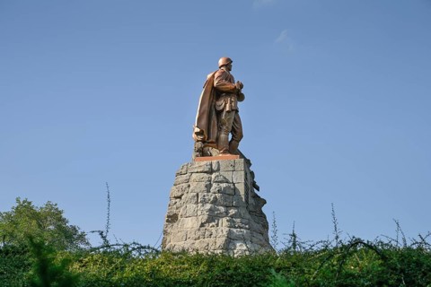 Monument, soldier with AK Kalashnikov, Seelow Heights Memorial, Seelow, Märkisch-Oderland district,