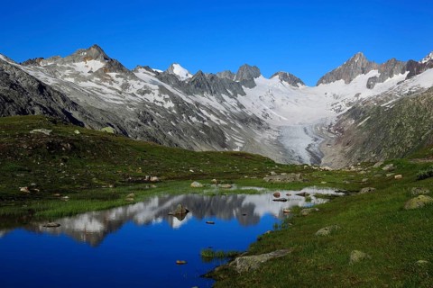 Oberaarhorn, 3638 m, Finsteraarhorn, 4274 m, Bernese Oberland, Bernese Alps, Switzerland, Europe