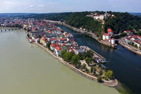 Three Rivers Corner, Old Town in the back, Danube on the right, Ilz further on the right, Veste