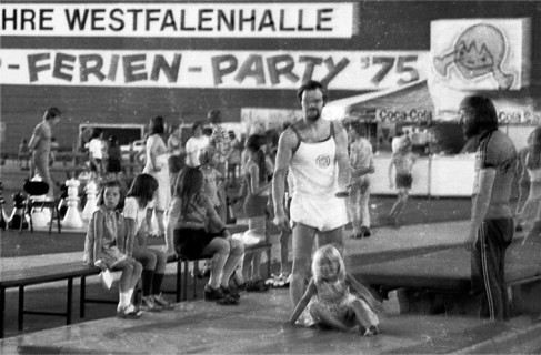 The city of Dortmund organised a children's holiday party in the Dortmund Westfalenhalle here on 05
