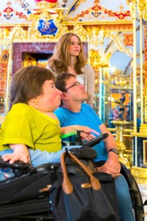 Wheelchair users in the Green Vault