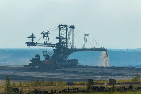 Stacker 1102 A2Rs-B 15400.120 distributes the overburden on the recultivation area in the Nochten