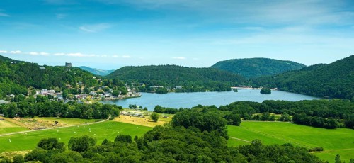 Lake Chambon and Murol castle, Regional Nature Park of the Volcanoes of Auvergne, Puy de Dome