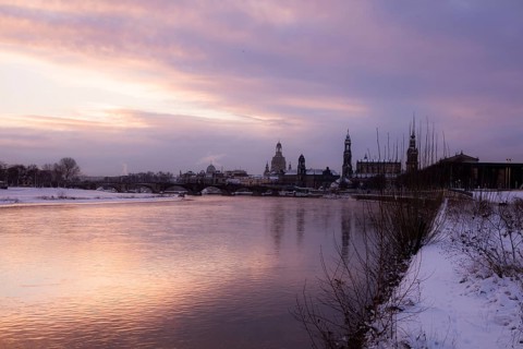 Sunrise on the banks of the Elbe in Dresden