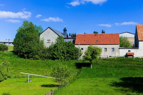 Village view of Oberfrauendorf in the Osterzgebirge mountains