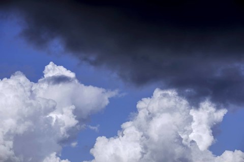 congestus, towering cumulus cloud (Cumulus) turning into Cumulonimbus calvus and black rain cloud