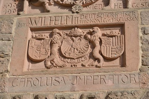 Relief on the entrance portal of Hohkönigsburg Castle or Château du Haut-Kœnigsbourg, Hohenstaufen