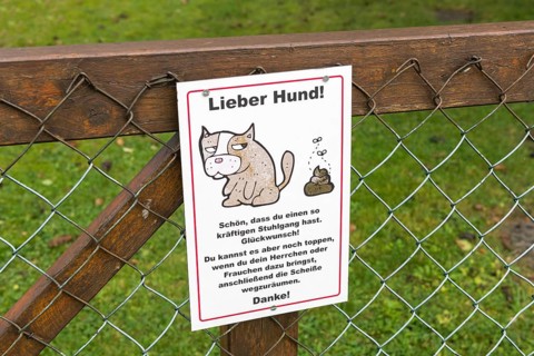 Sign for dogs on garden fence, dog excrement, Baden-Württemberg, Germany, Europe