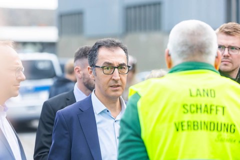 Federal Minister of Food and Agriculture, Cem Özdemir, visits Großdrebnitzer Agrarbetriebsges. mbH