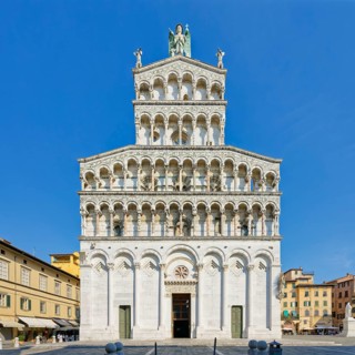 Romanesque façade, church, Chiesa di San Michele in Foro, Piazza San Michele, Lucca, Tuscany,