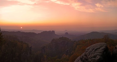 View from the Carola rock into the Schrammstein area in the back of Saxon Switzerland
