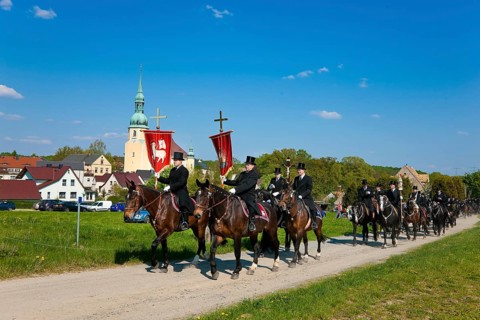 Every year at Easter there are about 5 processions in Lusatia, each with about 200 riders. The