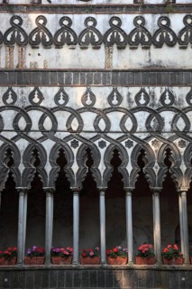 Cloister, il chiostro, in Villa Rufolo, Ravello, Campania, Italy, Europe