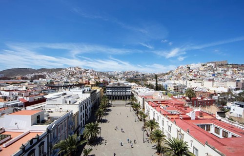 View from the tower of the Santa Ana Cathedral to the colourful houses of Las Palmas, in front the