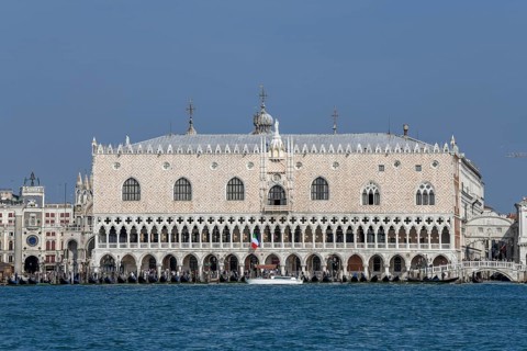 Doge's Palace and Bridge of Sighs, San Marco district, Venice, Veneto region, Italy, Europe