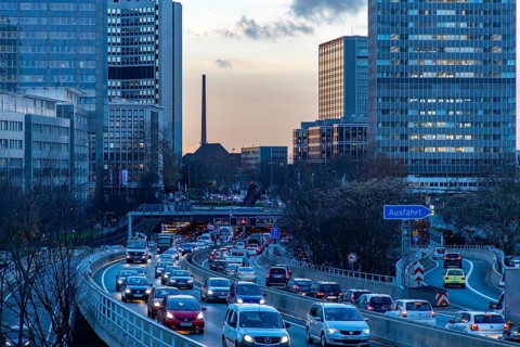 Motorway A40, Ruhrschnellweg, in Essen, junction Essen-Zentrum, city skyline, Ruhrschnellweg