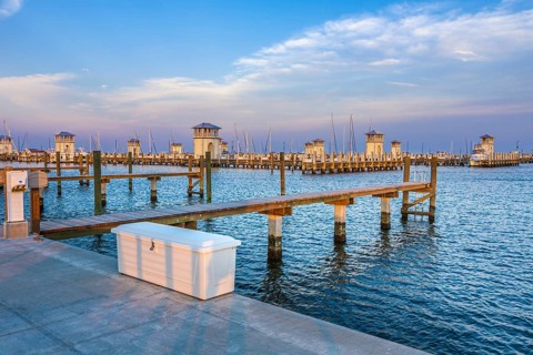 Docks and piers in the Gulfport Small Craft Harbor, Gulfport, Mississippi, USA, North America