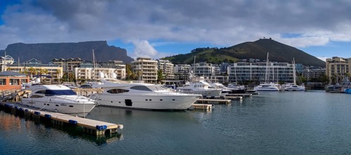Yacht harbour, marina, with Signal Hill, dockyard and harbour district, Victoria & Alfred