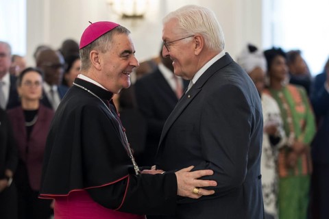 Nikola Eterovic (Archbishop of the Holy See) and Frank-Walter Steinmeier (President of the Federal