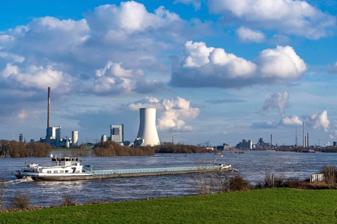 Cargo ships on the Rhine at Rheinberg, in the background the STEAG coal-fired power plant Duisburg