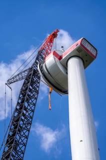 Erection of a wind turbine, wind energy plant, assembly of the ring generator, with a crawler
