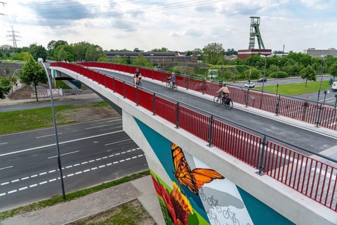 New cycle and footpath bridge, section of the RS1, Ruhr cycle highway, over Berthold-Beitz