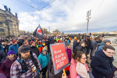 160 organisations and initiatives demonstrated against the right in Dresden on Saturday. Around 10,