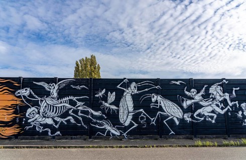 Graffiti, mural on a noise barrier on the A40 motorway, Ruhrschnellweg, at the Essen-Ost motorway